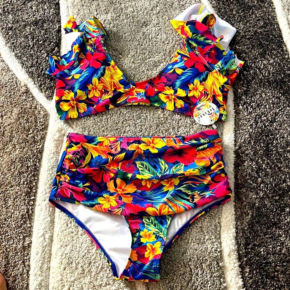 NEW 2 PIECE BATHING SUIT